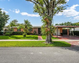 9460 SW 53rd St in Miami, FL - Building Photo - Building Photo
