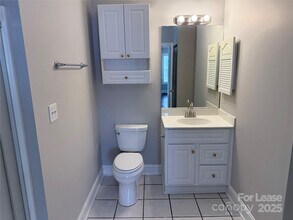 9020 Meadow Vista Rd in Charlotte, NC - Building Photo - Building Photo