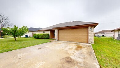 2614 Lazy Ridge Dr in Killeen, TX - Building Photo - Building Photo