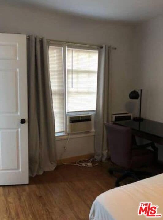 1229 W 36th Pl in Los Angeles, CA - Building Photo - Building Photo