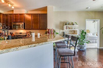 123 Tower Blvd in Piscataway, NJ - Foto de edificio - Building Photo