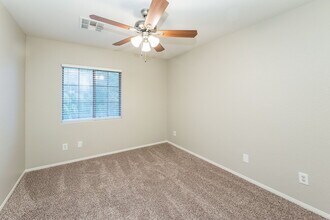 6417 Pine Willows Ct in North Las Vegas, NV - Building Photo - Building Photo