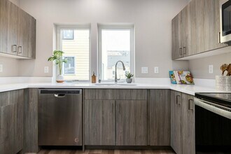 912 21st St in Anacortes, WA - Building Photo - Building Photo