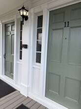 5 Chapel St in Newmarket, NH - Foto de edificio - Building Photo