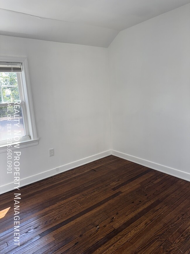 3373 Colwyn Rd in Shaker Heights, OH - Building Photo - Building Photo