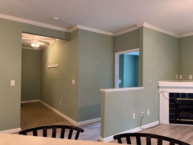 property at 305 N Knollwood Dr