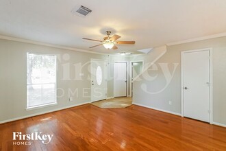 15311 Ruppstock Dr in Missouri City, TX - Foto de edificio - Building Photo