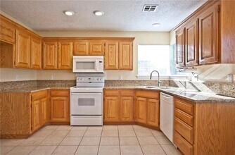 4442 W Patrick St in Fayetteville, AR - Building Photo - Building Photo