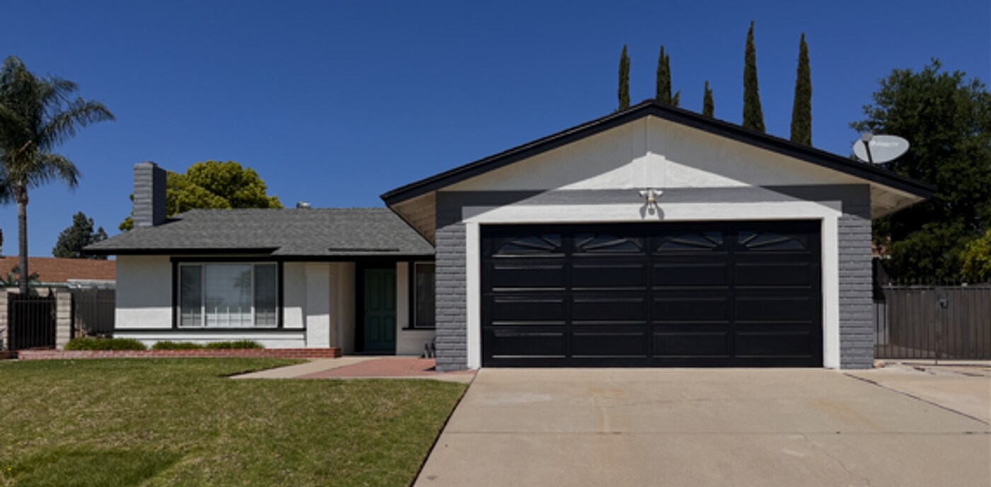 8324 Lion St in Rancho Cucamonga, CA - Building Photo