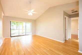 817 SW 9th Ave, Unit 24 in Cape Coral, FL - Building Photo - Building Photo