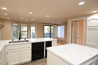 5976 Post Oak Cir in San Jose, CA - Building Photo - Building Photo