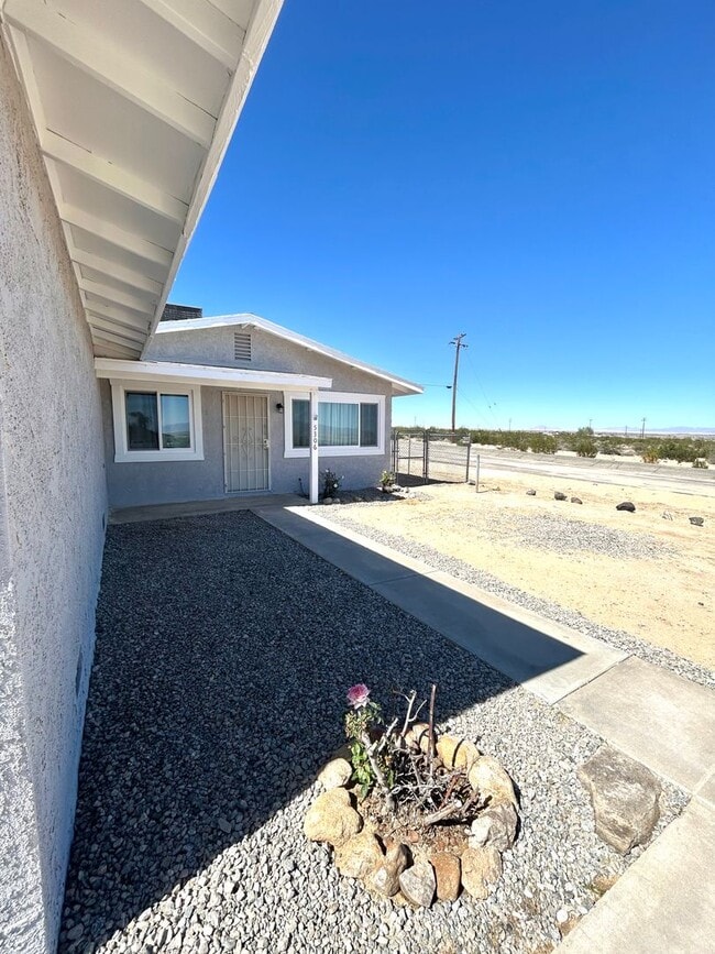 5306 Daisy Ave in Twentynine Palms, CA - Building Photo - Building Photo
