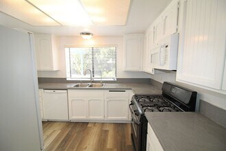 1701 Kelp St in Oxnard, CA - Building Photo - Building Photo