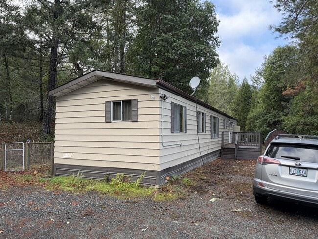 1342 Southside Rd in Grants Pass, OR - Building Photo - Building Photo