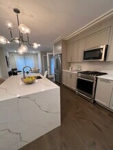 214 Market St in Boston, MA - Foto de edificio - Building Photo