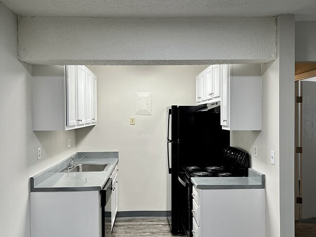2310 Hickman Rd-Unit -8 in Des Moines, IA - Foto de edificio - Building Photo
