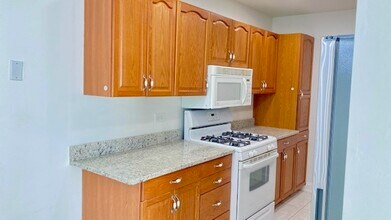 21W581 North Ave in Lombard, IL - Building Photo - Building Photo