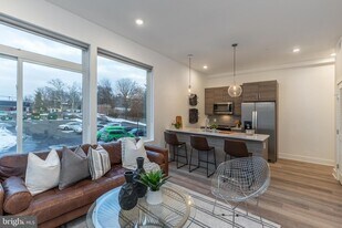 5545 Pulaski Ave, Unit 401 in Philadelphia, PA - Building Photo