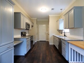 951 Savannah Ln in Calera, AL - Building Photo - Building Photo