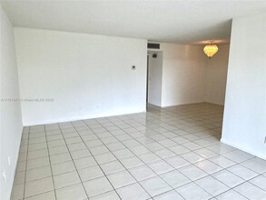 2495 SW 82nd Ave, Unit 205 in Davie, FL - Building Photo - Building Photo