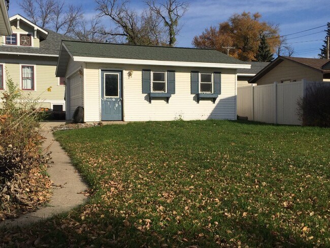 560 5th St NW in Valley City, ND - Building Photo - Building Photo