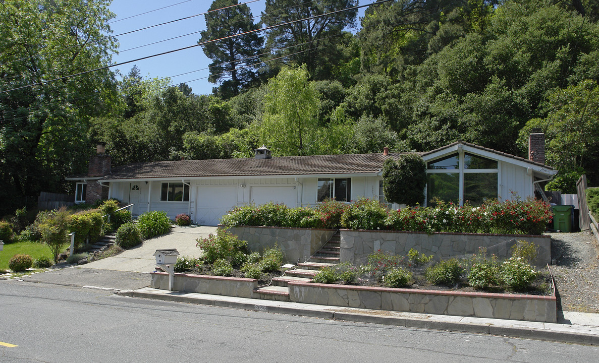 2092-2094 Donald Dr in Moraga, CA - Building Photo