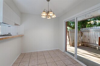 5800 Belmoor Dr in Austin, TX - Building Photo - Building Photo