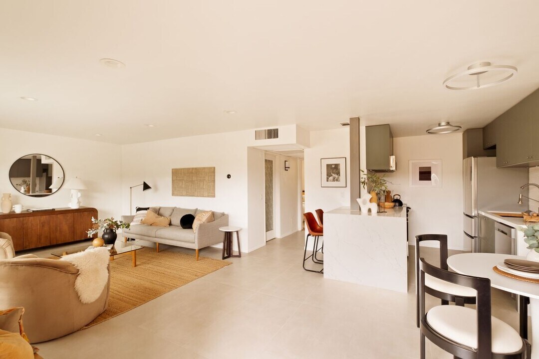 970 Palm Ave in West Hollywood, CA - Building Photo