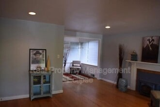 4421 29th Ave W in Seattle, WA - Building Photo - Building Photo