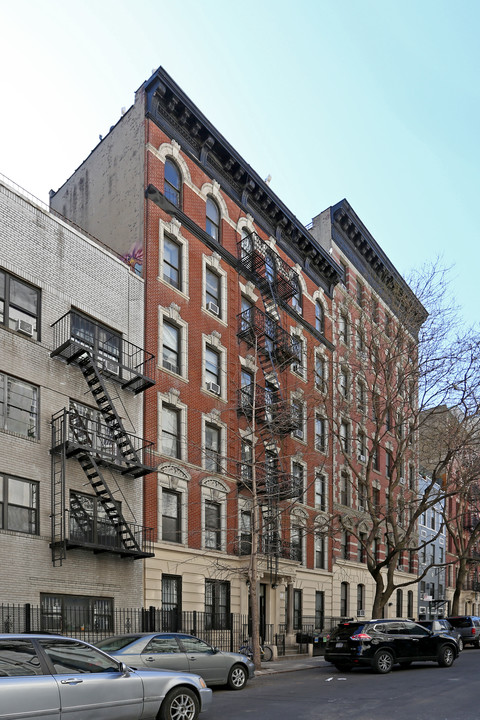 342-344 E 15th St in New York, NY - Building Photo