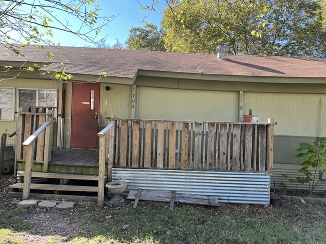 property at 702 Jernigan St