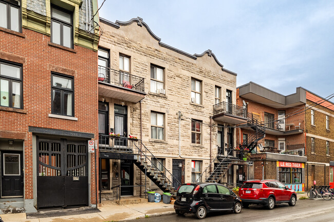 1561-1571 Montcalm Rue in Montréal, QC - Building Photo - Building Photo