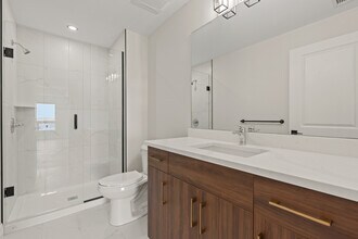 Trinity Gate Condominiums in Windsor, ON - Building Photo - Building Photo
