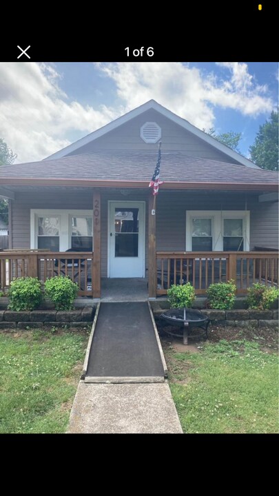 201 Rayon Dr in Old Hickory, TN - Building Photo