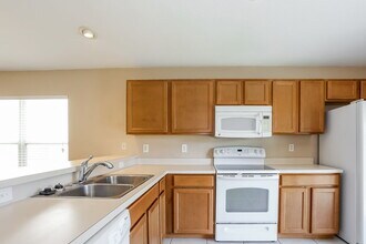 7804 Maroon Peak Dr in Ruskin, FL - Building Photo - Building Photo