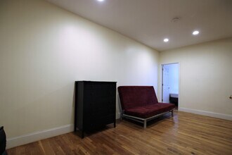 1868 Commonwealth Ave, Unit 5 in Boston, MA - Foto de edificio - Building Photo