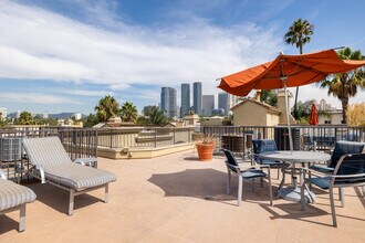 2225 Beverly Glen Blvd. in Los Angeles, CA - Building Photo - Building Photo