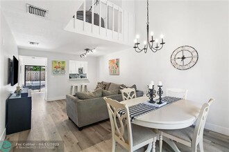 324 City View Dr in Fort Lauderdale, FL - Building Photo - Building Photo