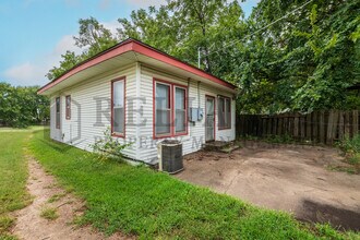 113 N King St in Maize, KS - Building Photo - Building Photo