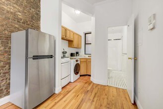 450 E 78th St, Unit 4H in New York, NY - Building Photo - Building Photo