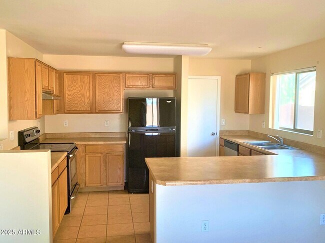 6698 E Summerset Rd in Florence, AZ - Building Photo - Building Photo
