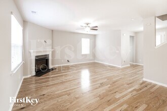 640 Woolum Dr in Moncks Corner, SC - Foto de edificio - Building Photo