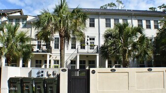 23 Market in Beaufort, SC - Building Photo