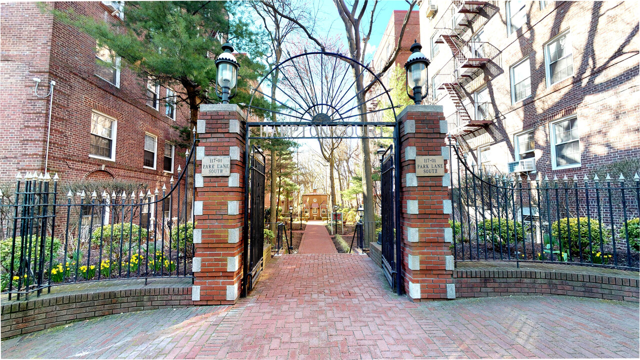 Hampton Court in Kew Gardens, NY - Building Photo