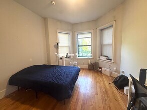 1087 Beacon St, Unit 89-3 in Brookline, MA - Building Photo - Building Photo