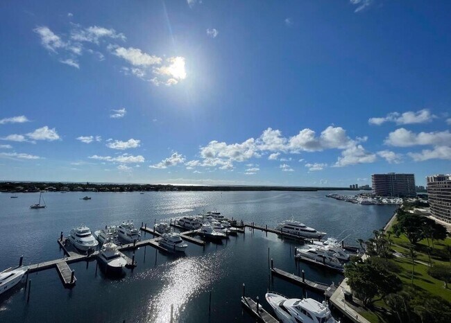 1208 Marine Way in North Palm Beach, FL - Building Photo - Building Photo