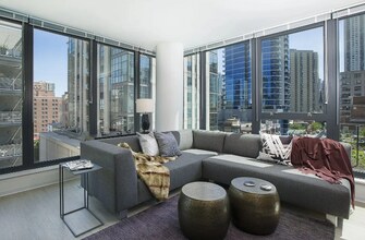 174 W Superior St in Chicago, IL - Building Photo - Building Photo