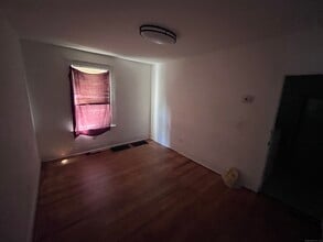 323 Maple St in New Britain, CT - Building Photo - Building Photo