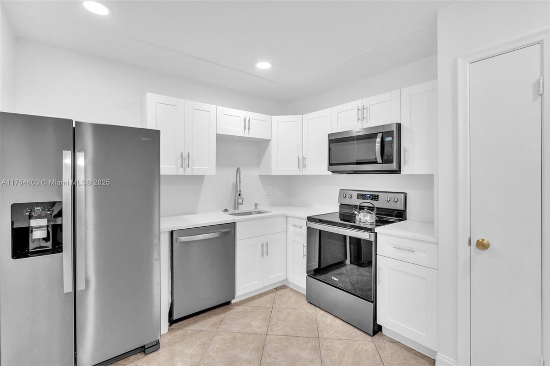 4770 NW 21st St in Lauderhill, FL - Building Photo