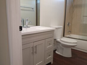 1719 W 39th Pl, Unit 1719 in Los Angeles, CA - Foto de edificio - Building Photo